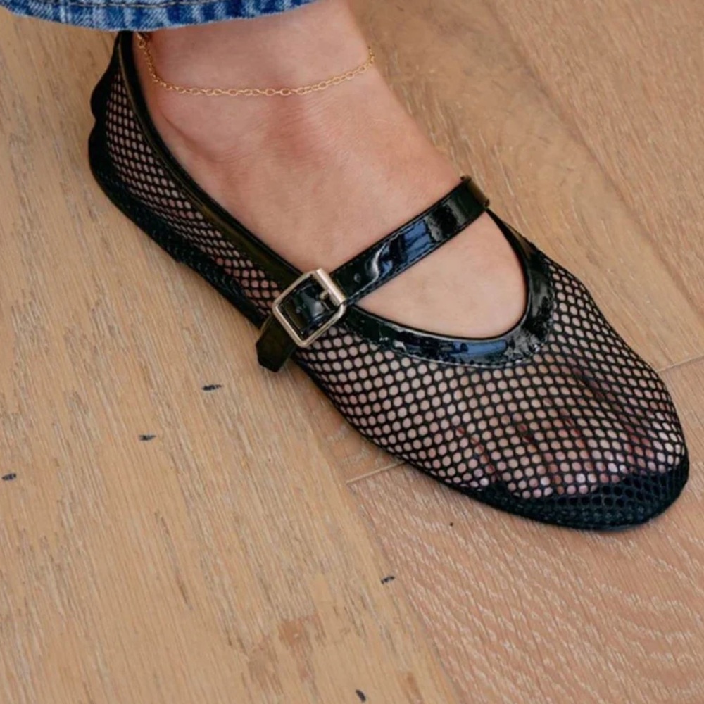 Coconuts by Matisse mesh flats